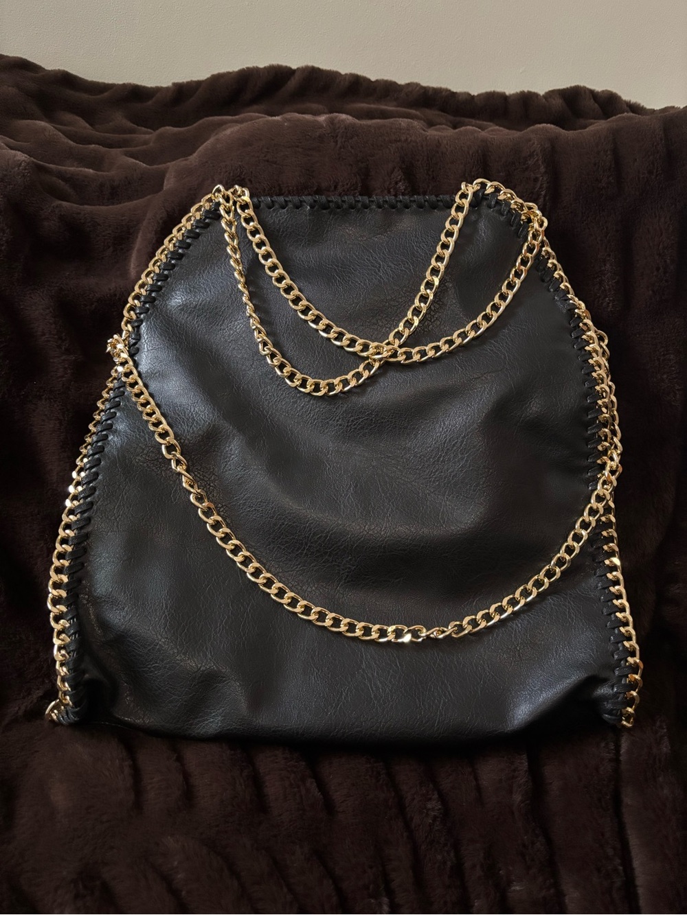 Unbranded Black Purse with Gold Chain Accents